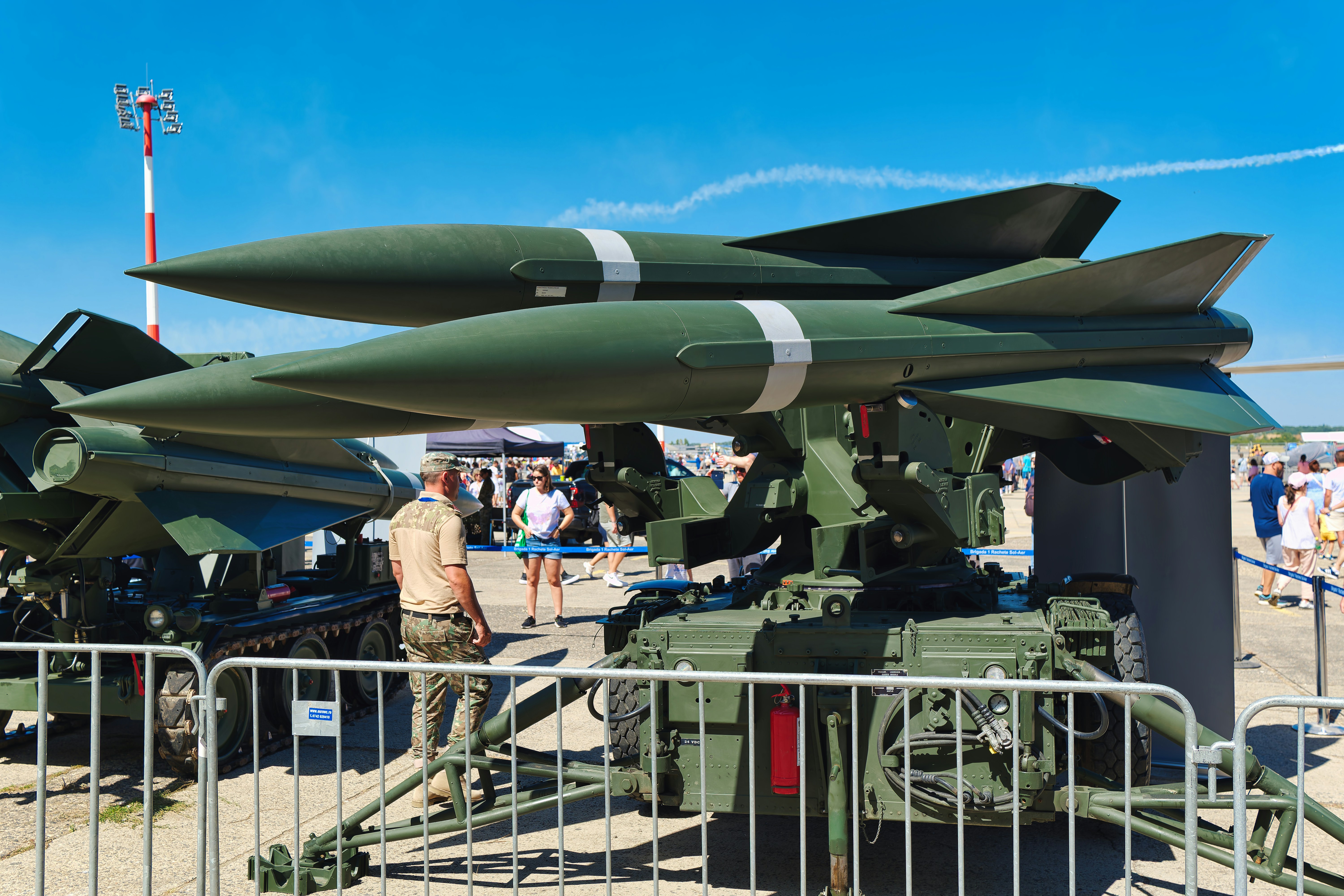 U.S. Iran Tensions Escalate After Strikes on Larak Island, Iran Retaliates
