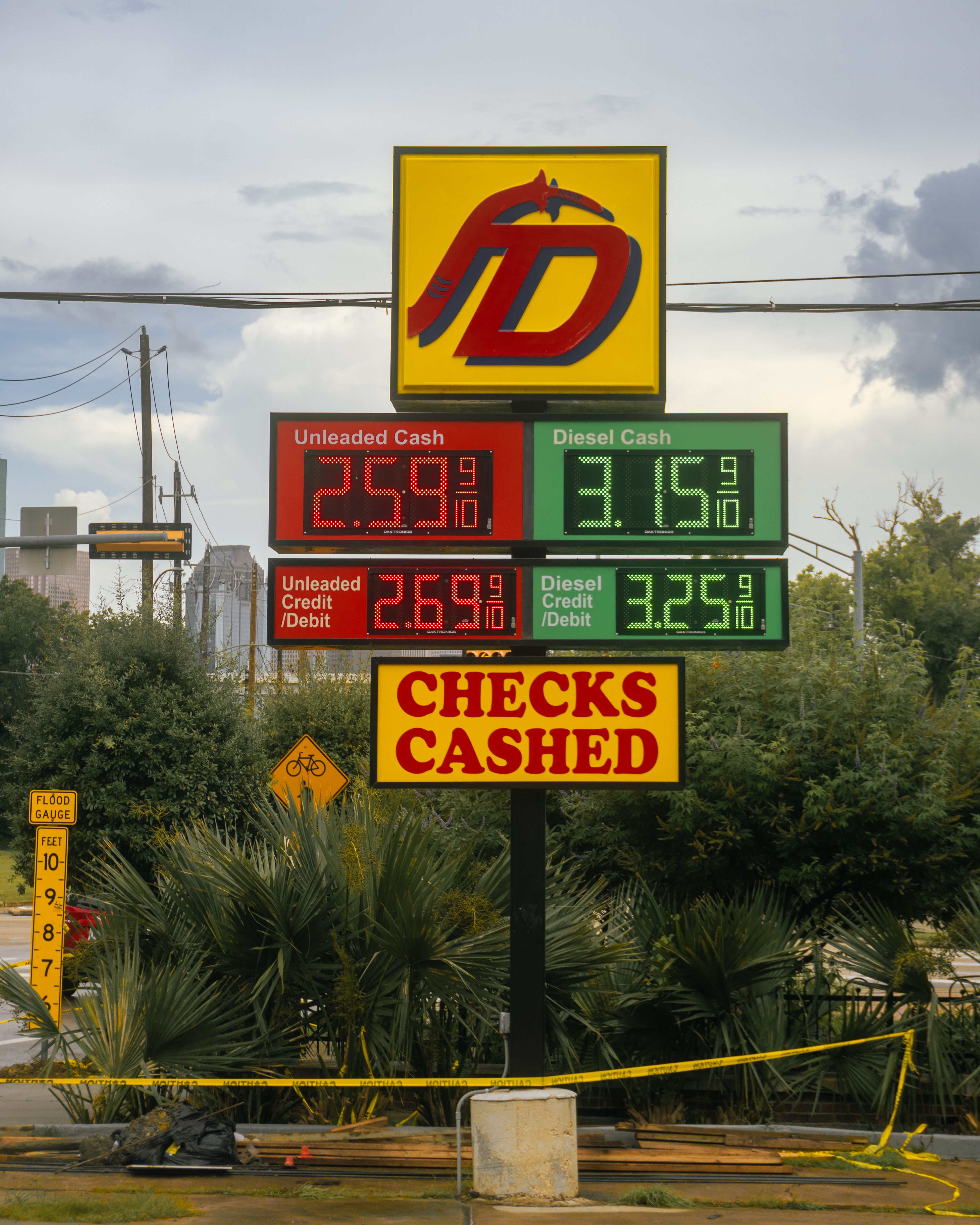 U.S. Gasoline Prices Hit Record Labor Day High as Drivers Face $4.15 Average